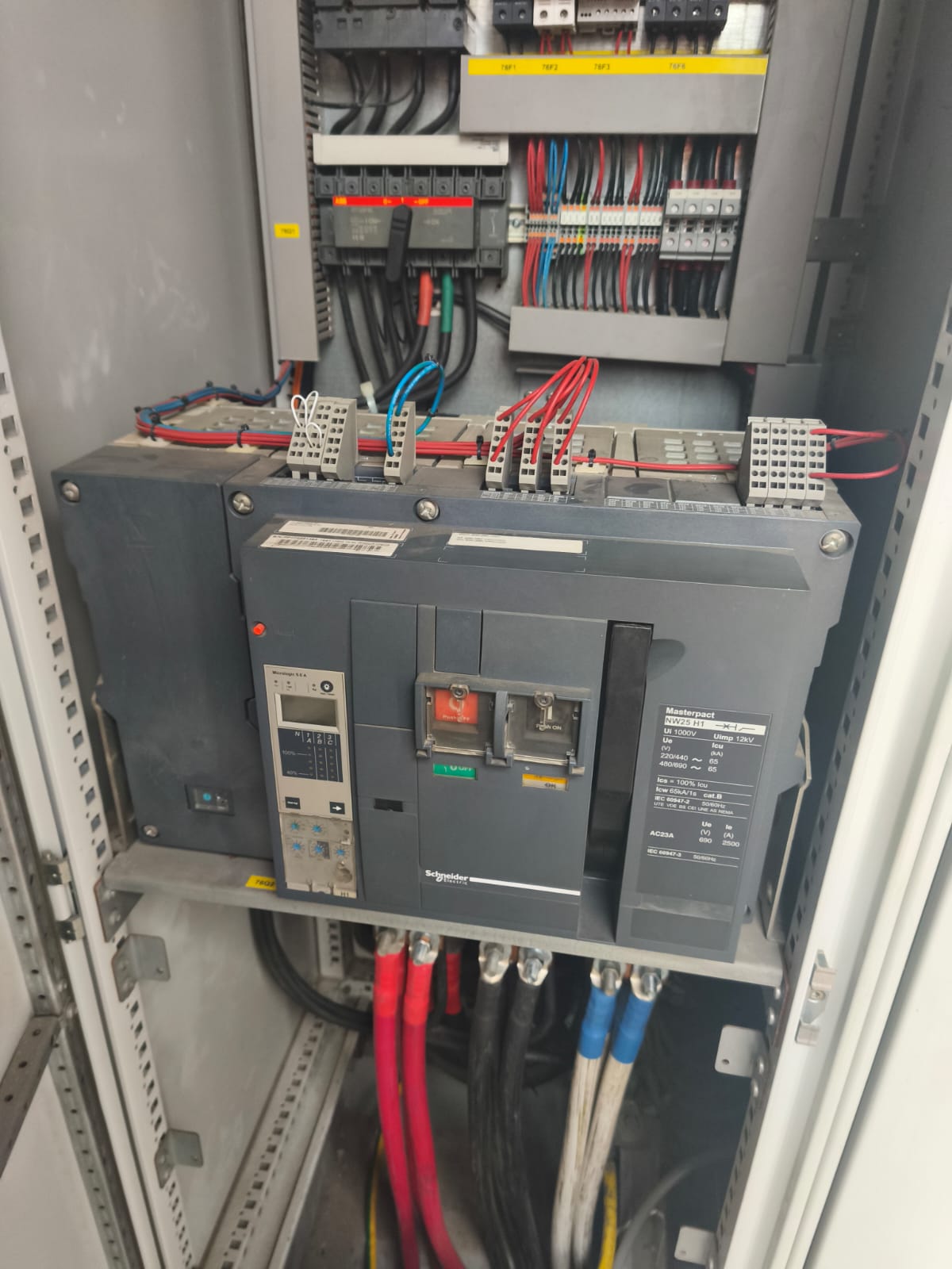 Sincronismo de grupos electrógenos en minería - foto 2