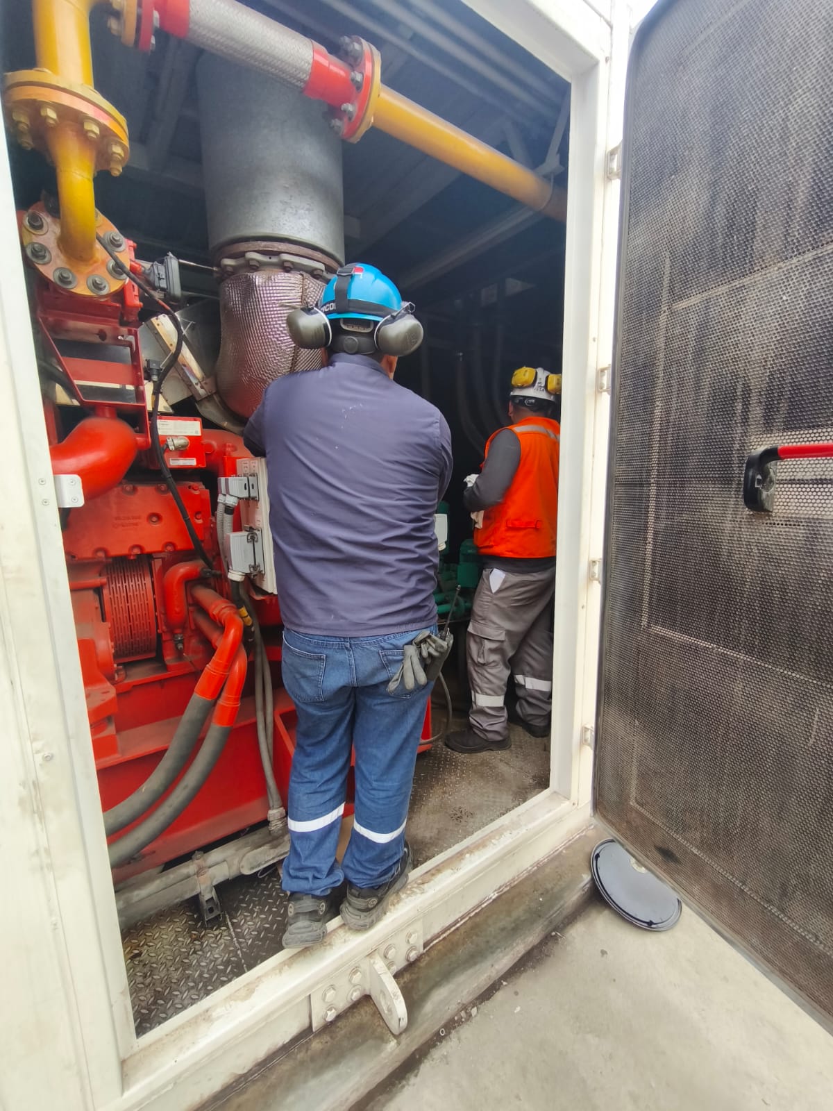 Sincronismo de grupos electrógenos en minería - foto 3